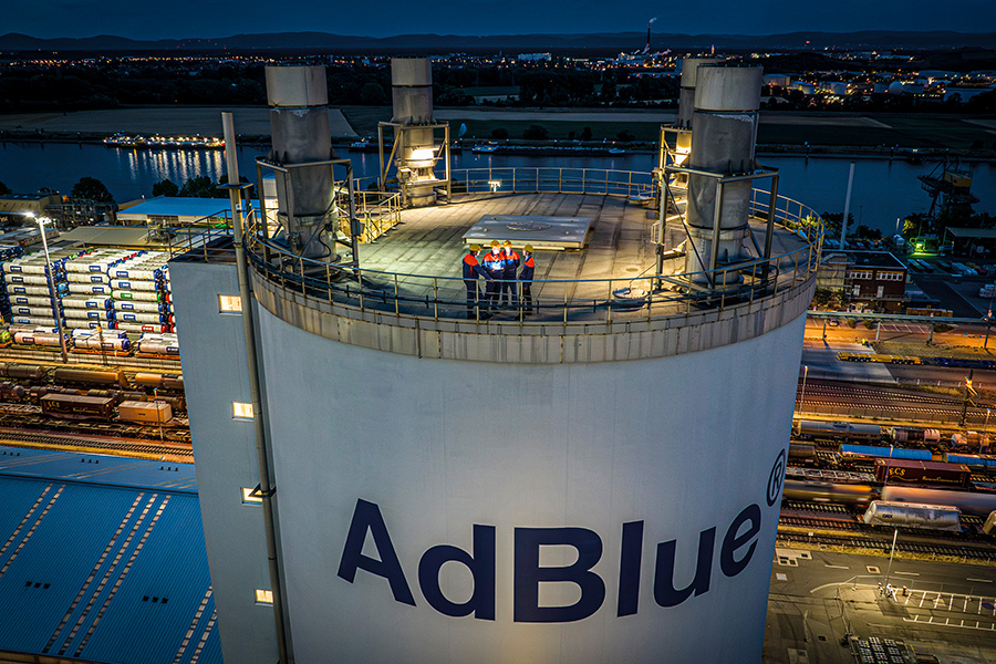 BASF bringt AdBlue GE: produziert mit 100 Prozent Grünstrom