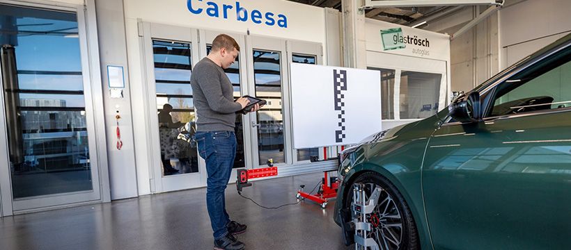 Wenn Kameras Augen machen: Kalibrieren bei «Glas Trösch» richtig lernen