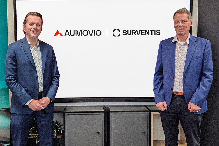 Surventis und Aumovio bündeln ihr Know-how fürs Cockpit
