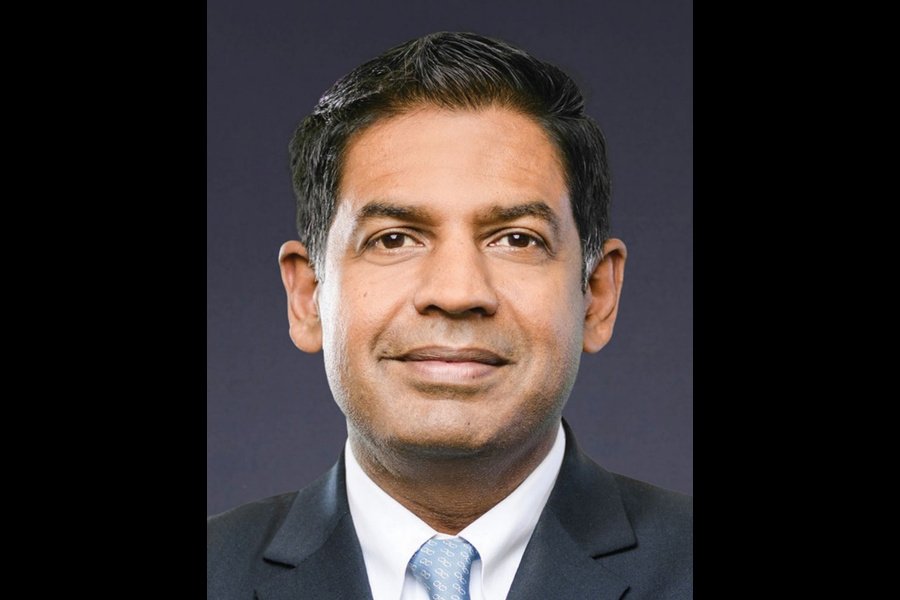 Axalta-Chef Chris Villavarayan führt den Rückgang im Reparaturlackgeschäft vor allem auf vorsichtigere Lagerbestellungen europäischer Vertriebspartner zurück.