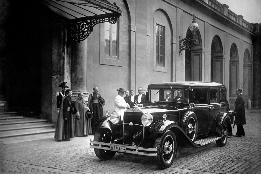 Mit dem Nürburg 460 begann 1930 die Zusammenarbeit zwischen Mercedes-Benz und dem Vatikan. Der aufwendig ausgestattete Wagen war für Pius XI. bestimmt.  Foto: © Mercedes-Benz AG