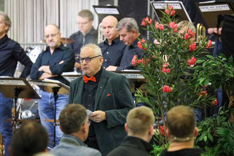 . . . constitue pour Peter Bucherli depuis 23 ans l’équilibre le plus génial qu’il puisse imaginer par rapport à son quotidien professionnel.