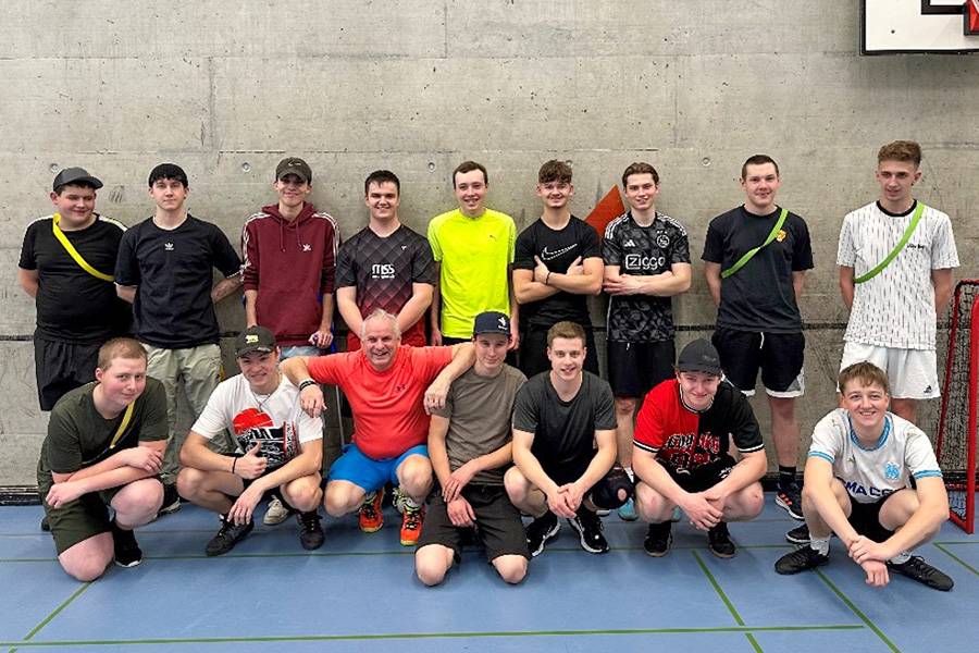 « Le corps et l’esprit doivent être stimulés de manière égale » : L’enseignant spécialisé avec la classe « FS 22 ».