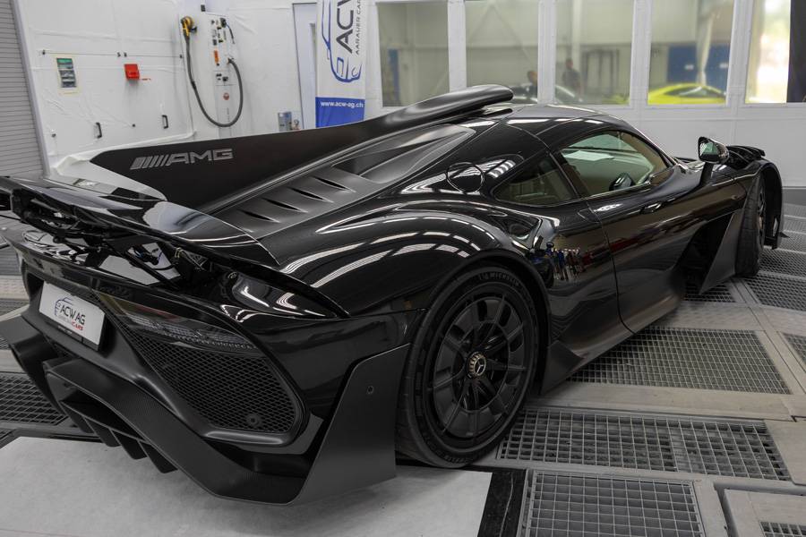 … aussi rare qu’une truffe blanche dans un rayon Coop. Mais l’équipe d’ACW Dreamcars a insisté jusqu’à obtenir cet exemplaire pour un passage unique.