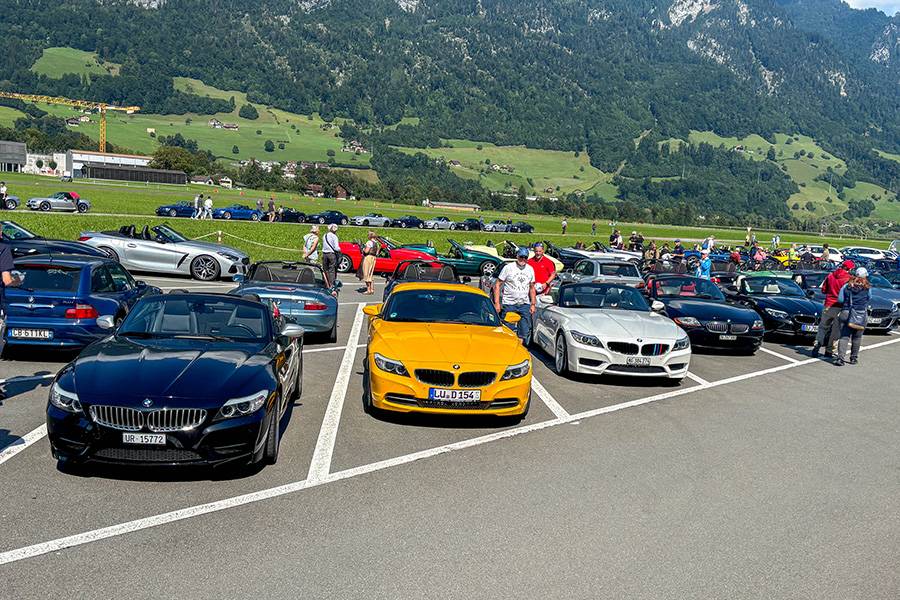Une véritable fête populaire dédiée aux modèles « Z » : à Alpnach, les passionnés BMW célébraient la 12e édition de leur rassemblement.