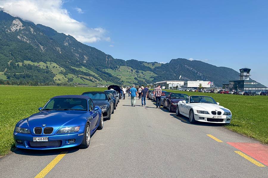 Un lieu idéal : l’aérodrome militaire d’Alpnach, avec l’espace nécessaire pour 250 classiques et une infrastructure parfaite pour accueillir le public.