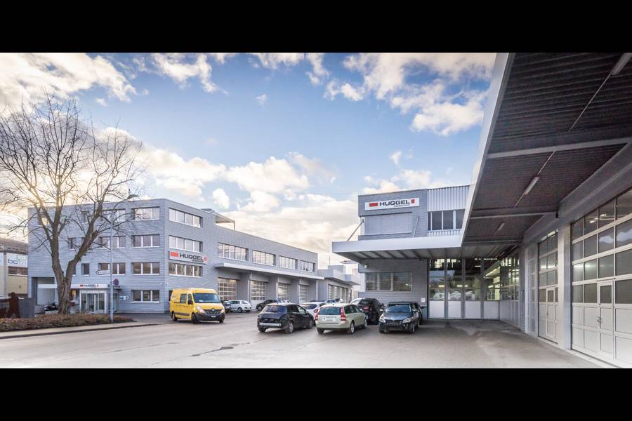 Chez Huggel Carrosserie AG à Münchenstein, les préparatifs pour le prochain objectif de Davide – les WorldSkills 2026 à Shanghai – battent déjà leur plein.