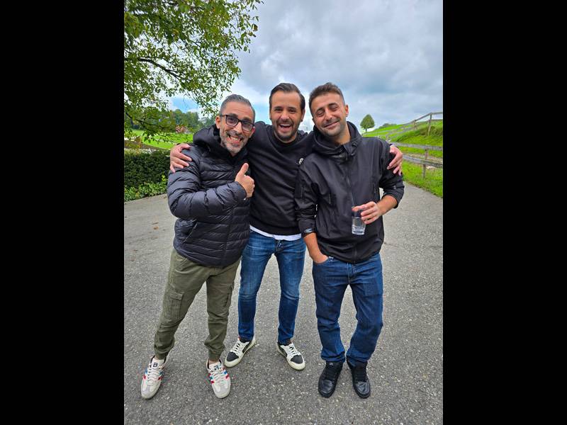 Bonne humeur garantie : Sandro, Filipe et Mirsat ont savouré cette journée d’escapade sans retenue.