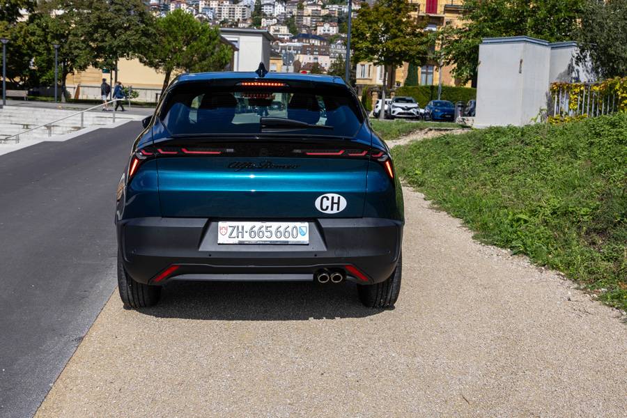 Trois traits, une signature : les feux arrière caractéristiques de la Junior Ibrida sont plus qu’un détail de style – un clin d’œil lumineux à la « bella figura ».