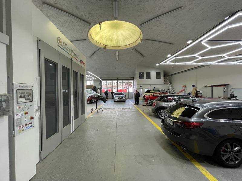 Des conditions d’espace idéales : un peu plus de place, et le travail devient tout de suite plus fluide.