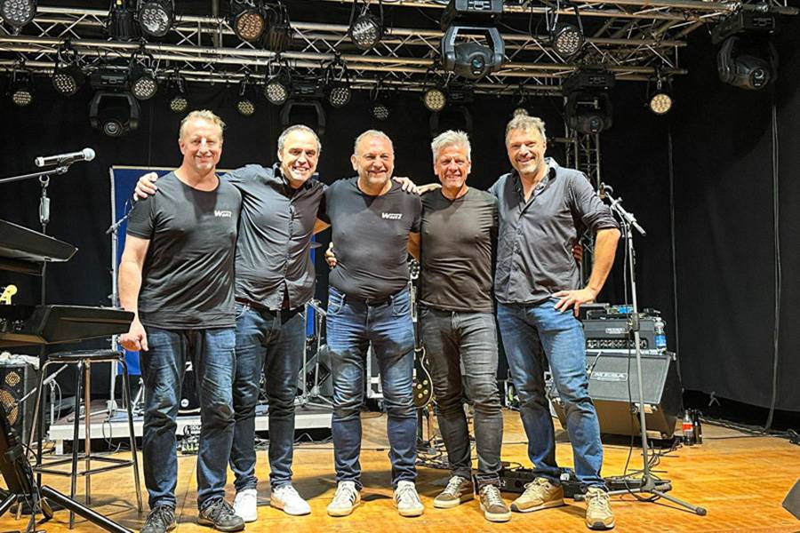 Seit 25 Jahren in beinahe unveränderter Besetzung zusammen: West 7. Die fünf Musiker pflegen untereinander auch die Freundschaft.