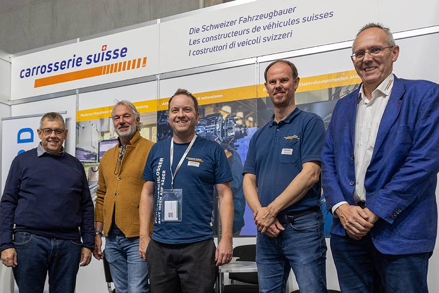 Viel Know-how am Stand von «Carrosserie Suisse»: Andi Stalder, Marco Flückiger, Michael Amrhyn, Frédéric Henguely und Peter Elsasser.