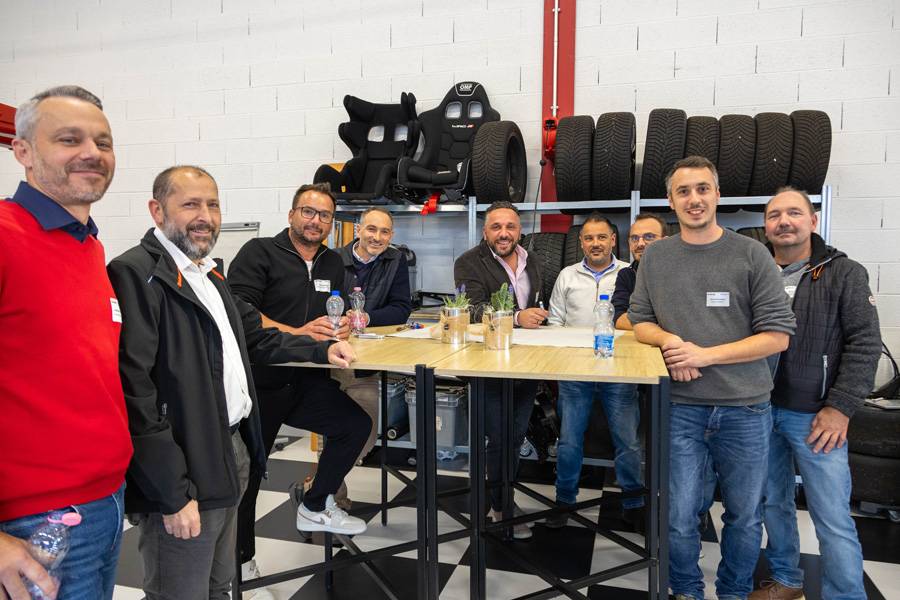 Les carrossiers et membres du réseau sont venus – non pas pour écouter passivement, mais pour participer. Trois groupes de travail se sont penchés sur . . . 