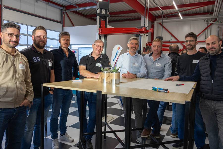 . . . donner envie aux jeunes de rejoindre la profession ? Et comment optimiser les processus quotidiens pour que l’entreprise tourne rond comme une roue d’hiver parfaitement équilibrée. 