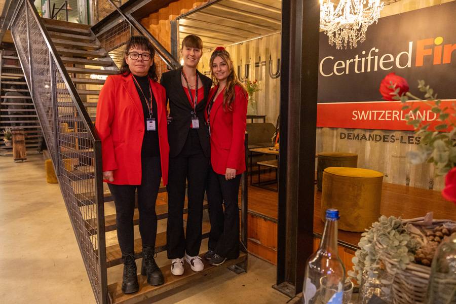 Ils ont assuré une organisation parfaite : Shirley Meyer (à droite), bras droit de Richard Schöller, avec sa sœur Désirée et leur mère Annamaria. 