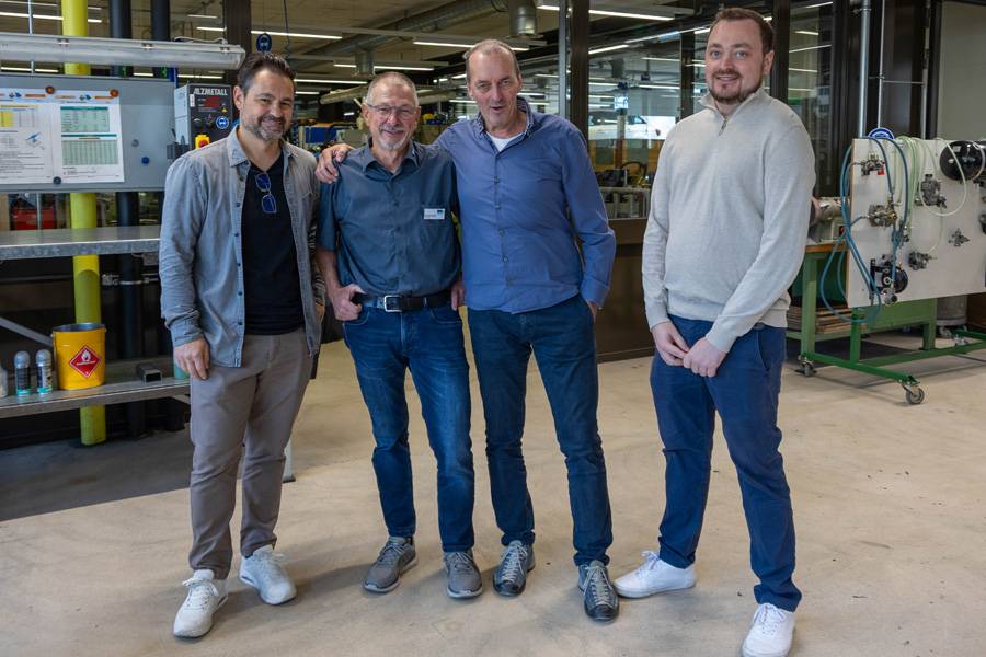 Kompetenz hoch vier: STFW-Fachlehrer Daniel Kehl (2. v. l.) mit seinen Kollegen von der BZR Rorschach. Links der neue Abteilungsleiter «Technische Berufe» Marco Ferraro sowie die BZR-Fachlehrer Peter Kaufmann (3. v. l.) und Samuel Hutter.