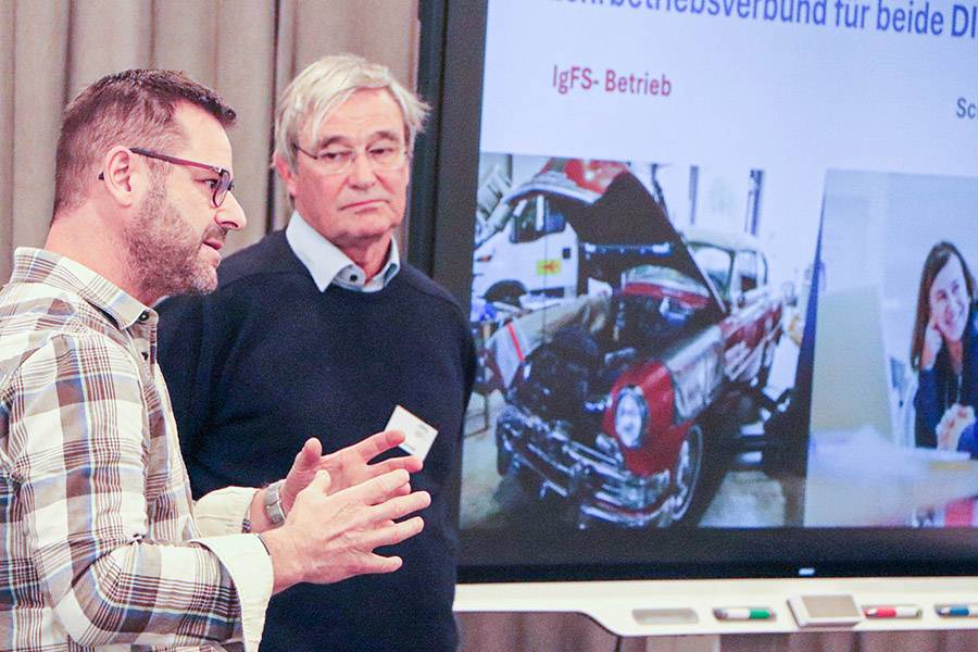 Stefan Mäder und Beat Schmid berichteten über den Lehrbetriebsverbund als weiteren Weg zum Fahrzeugrestaurator.
