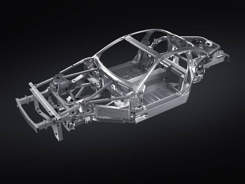 Le spaceframe tout aluminium : un treillis rigide digne de l’aéronautique plutôt que de la production de masse. Léger, inflexible – la base de la dynamique annoncée.