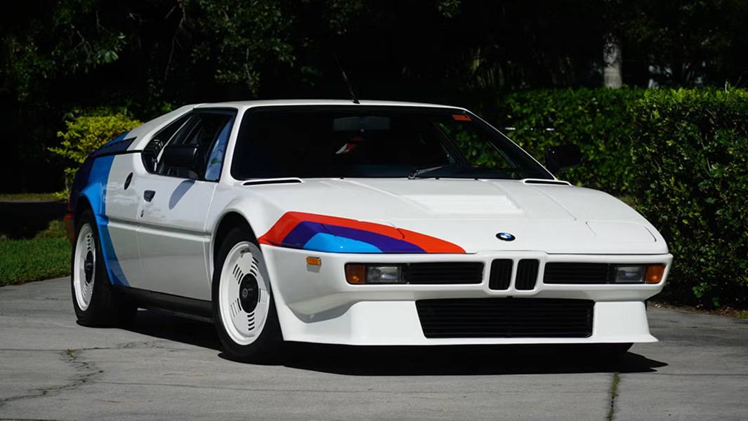 Keilform, Mittelmotor, klare Ansage: Der BMW M1 war nie Showcar, sondern Werkzeug – auch in Niki Laudas Händen.    Foto: Mecum Auctions