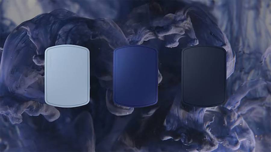 Drei Blautöne, drei Charaktere, kein Kompromiss. Von links nach rechts spannt sich das Spektrum von ruhiger Balance über souveräne Tiefe bis hin zu selbstbewusster Ausdruckskraft. «Mellow Flow», «Long Swing» und «Free Groove» zeigen, wie Farbe zum Resonanzraum wird – und warum Blau 2026 mehr sagt als jedes Chromdetail.