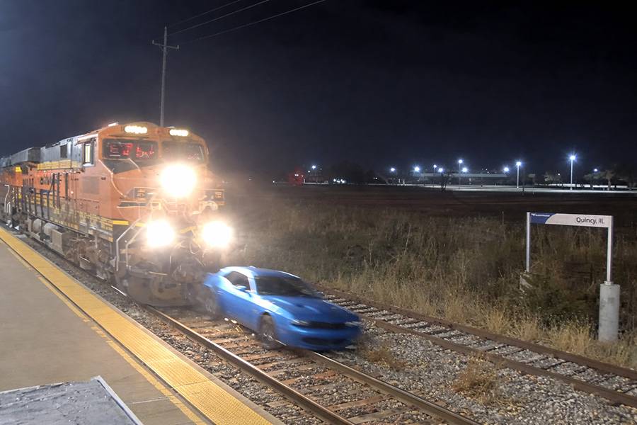 700 PS im Stillstand, tausende Tonnen in Bewegung. In Quincy, Illinois, entscheidet diese Nacht nicht der Motor, sondern die Physik.