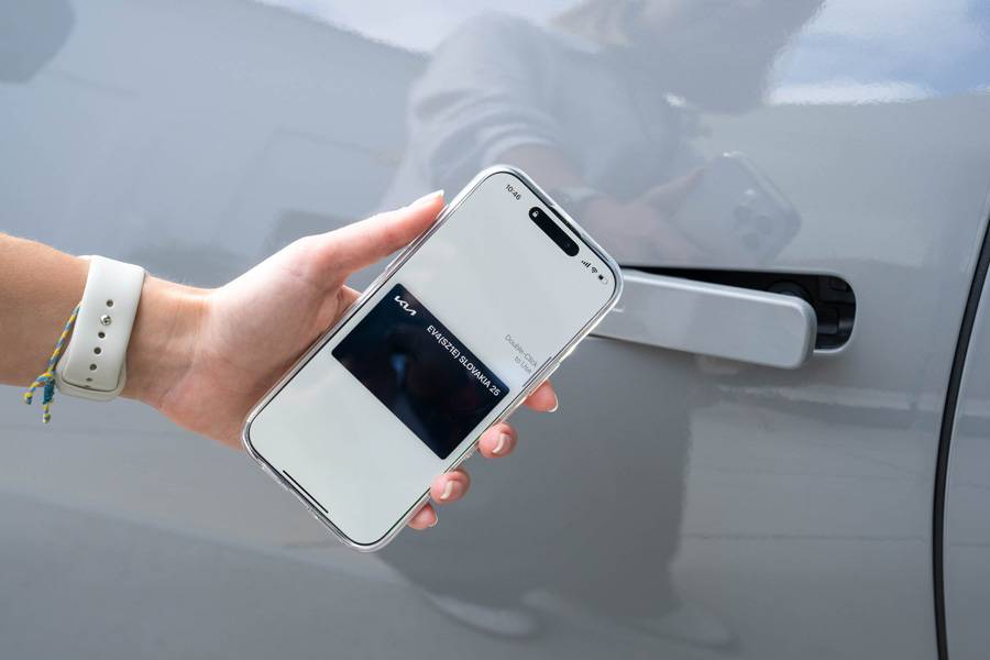 Digital Key statt Schlüsselbund: Der EV4 lässt sich per Smartphone öffnen und starten – Technik, die im Alltag tatsächlich Sinn ergibt.