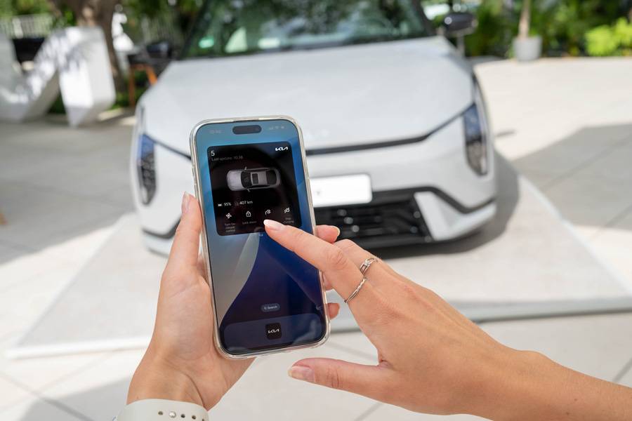 Tout sous contrôle : autonomie, état de charge et fonctions du véhicule se gèrent confortablement via l’application Kia.