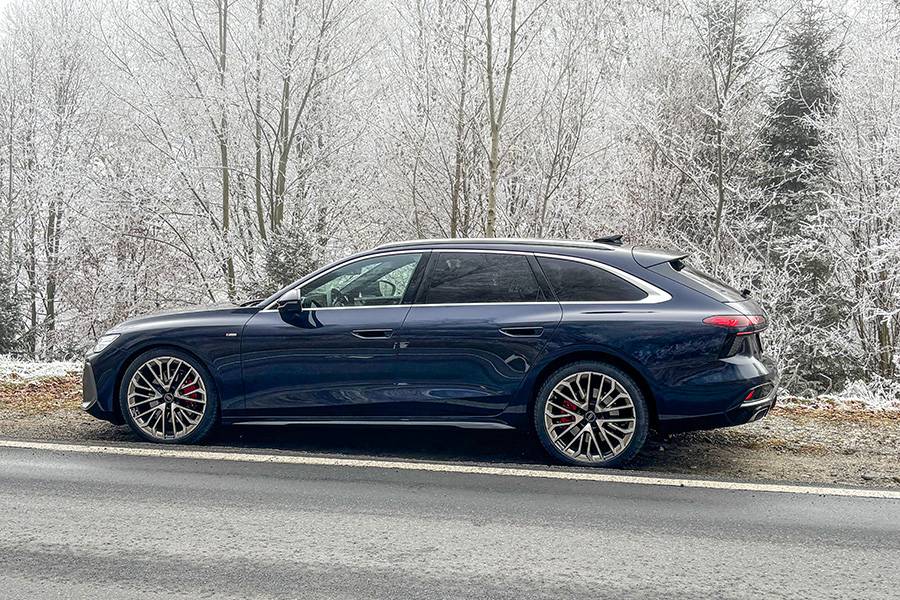 Die rot lackierten Bremssättel und die Aluräder im Look «Vielspeichen-S» sehen toll aus, kosten aber 530 beziehungsweise 4950 Franken.