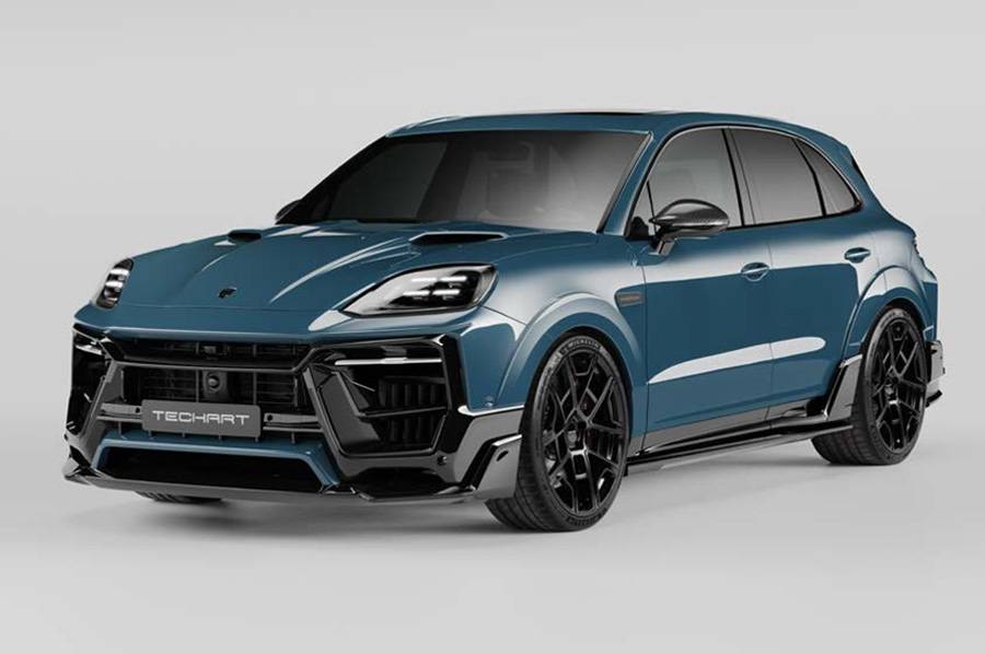 Bleu en studio, noir en contour : selon la teinte, le Magnum change du tout au tout — l’architecture reste la même : large, anguleuse, précise.