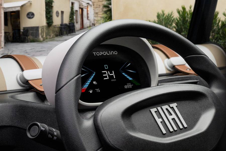 Mehr Display, mehr Überblick: Hinter dem Lenkrad sitzt jetzt das vergrösserte, volldigitale Kombiinstrument mit 5,7 Zoll (14,5 Zentimeter) – klarer, heller, schneller erfasst.