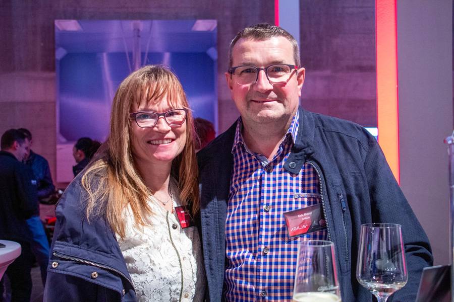 Beatrice et Erik Buser : pour ce couple d’entrepreneurs de l’Oberland zurichois, tout tourne depuis des décennies autour de la peinture – et de la Formule 1.