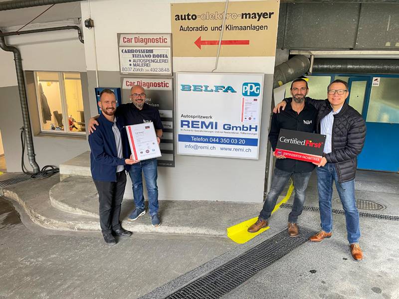 Sont désormais partenaires (de g. à d.) : le conseiller PPG Sandro Hasenfratz, Massimo Valvo, Luca Maggiorelli et le responsable du réseau CFS Richard Schöller, qui a entre-temps cédé sa place à son successeur Christoph Kronig.