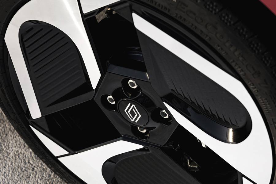 Les roues elles aussi misent sur des formes nettes plutôt que sur l’effet gratuit: le dessin paraît moderne, robuste et entièrement tourné vers l’efficacité.