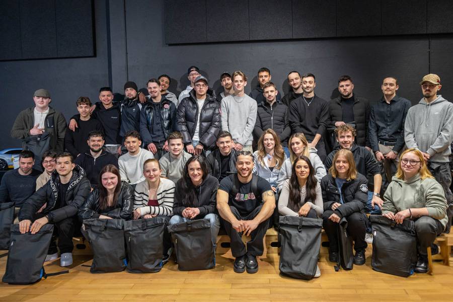 Les apprentis de la section zurichoise: un panorama impressionnant de talent, de précision et de signatures personnelles.