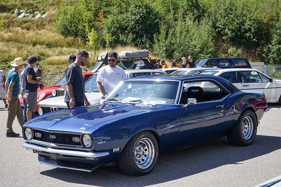 Muscle-Car mit Ansage: Der Chevrolet Camaro SS zeigt Kante, Klang und Charakter – amerikanische Hubraum-Poesie auf vier Rädern.