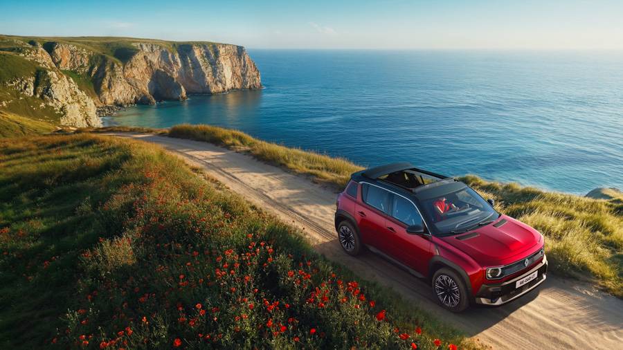 Avec ses 150 ch et sa batterie de 52 kWh, la variante ouverte n’est proposée que dans la configuration la plus puissante. Un choix qui privilégie clairement l’agrément plutôt qu’une version au rabais.