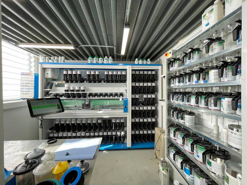 Top eingerichtet: Mit dem Mischroboter «PPG Moon Walk» setzt die Kuster & Furrer AG auf moderne Lackiertechnik und präzise Abläufe.