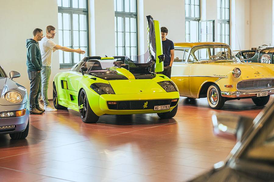 Glanzstücke unter sich: Im Classic Center trifft Leichtbau-Exot auf Opel-Klassiker – genau jene Mischung, die bei «Meet Emil» für leuchtende Augen und lange Benzingespräche sorgt.