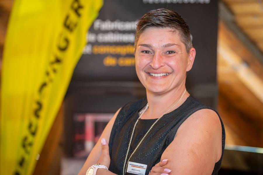 Marianne Darbellay, tout sourire, a accueilli les participants avec une présence à la fois assurée et accessible. Une présidente proche du terrain, dans un décor à la hauteur de l’événement.