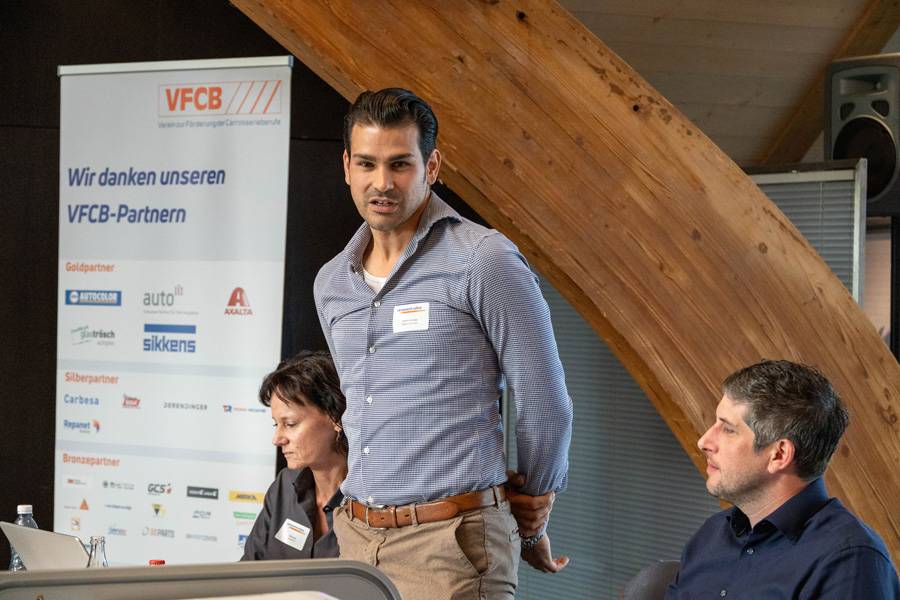 Sandro Carnazza annonce son départ du comité. Après cinq années d’engagement, sa propre entreprise réclame davantage sa présence – même le bénévolat, après tout, n’a pas de véhicule de remplacement lorsque le temps vient à manquer.