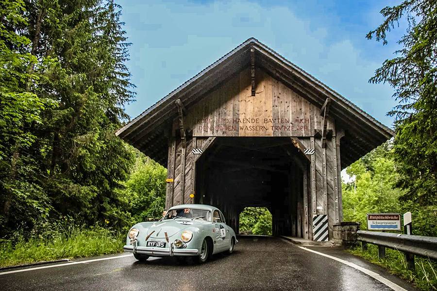 Präzision statt Höchsttempo, Stil statt Show: Beim «1000 Miglia Warm Up Switzerland» rollen klassische Rennfahrzeuge durch die Schweiz und machen am 29. Mai 2026 Halt im Verkehrshaus der Schweiz.