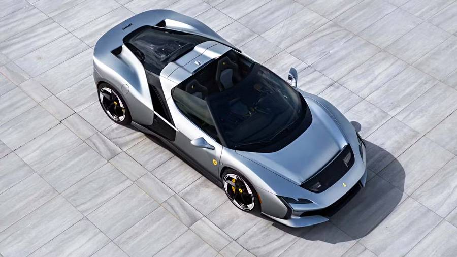 Die F8-Basis ist noch erkennbar, doch die neu gezeichnete Carrosserie rückt den Wagen deutlich näher an ein Designobjekt als an einen blossen Umbau.