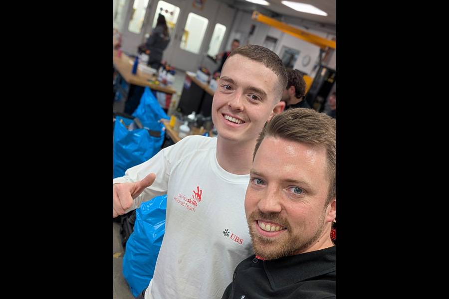 Coup de sifflet final: Davide Manieri et son coach Pascal Lehmann au terme de trois journées intenses lors du «Sata Challenge 2026». Le travail est accompli, le soulagement visible – et le champion suisse désormais dans le rythme international.