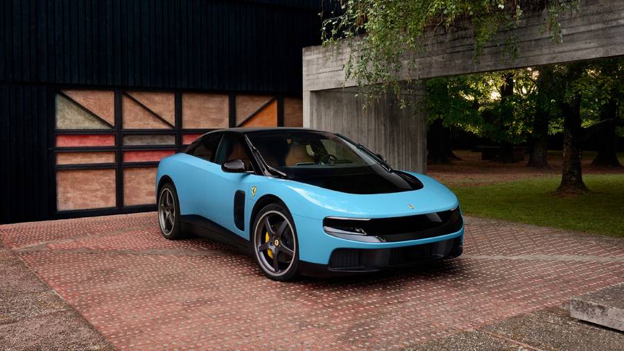 La Ferrari Luce ne se présente pas comme une sportive basse au sens classique, mais comme un nouveau type de modèle venu de Maranello: électrique, plus haut sur roues, étrangement silencieux – et, pour beaucoup de puristes, difficile à digérer.