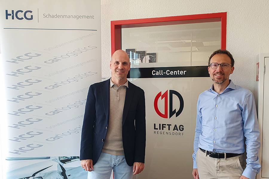 Confiance en cas de sinistre : Martin Gantenbein, responsable des finances chez Lift AG, et Tony Tulliani de HCG (à gauche). Les deux hommes collaborent depuis environ deux ans – avec le seul objectif : la gestion efficace, transparente et durable des sinistres de la flotte Lift, qui compte quelque 170 véhicules. 