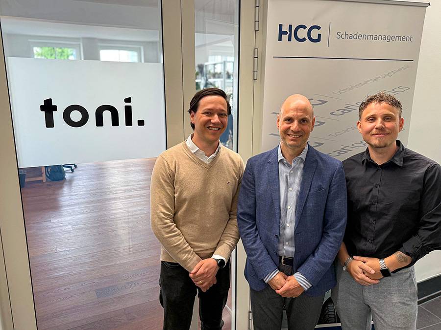 Pour le règlement technique des sinistres, ils misent sur l’expertise de Tony Tulliani (au centre) et de « HCG Schadenmanagement » : Jean-Marie Nievergelt (responsable Sinistres, à gauche) et Severin Lüthert (COO) de « Toni Digital ». 