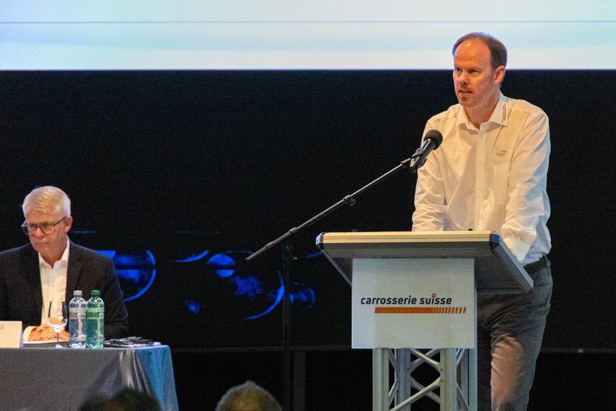 Frédéric Henguely a présenté les travaux du secteur Marché et technique. La loi sur le climat et l’innovation ainsi qu’un catalogue de mesures pragmatiques pour mesurer et réduire les émissions de CO₂ figuraient au centre de son intervention.