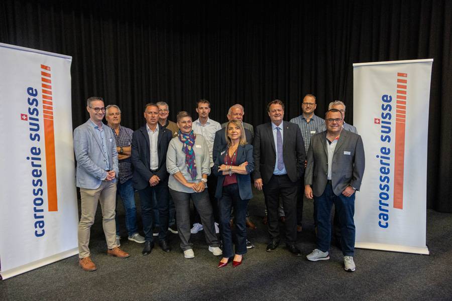 Les régions restent la colonne vertébrale de l’association : les présidents de section présents se sont réunis pour la photo de groupe. Leur voix doit rester forte au sein de carrosserie suisse, y compris après la réforme annoncée.