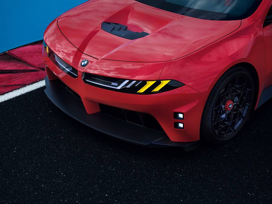 Scharfe Front, flache Niere, gelbe M-Lichtsignatur: Das BMW M Concept Neue Klasse zeigt, wie aggressiv die elektrische M-Zukunft auftreten soll.