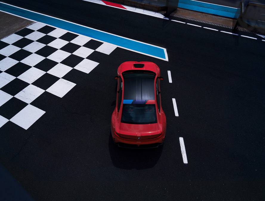 L’ancien monde M vivait aussi par le son. Le nouveau devra convaincre par la dynamique, la motricité et la précision. BMW le sait: c’est là que les choses sérieuses commencent.